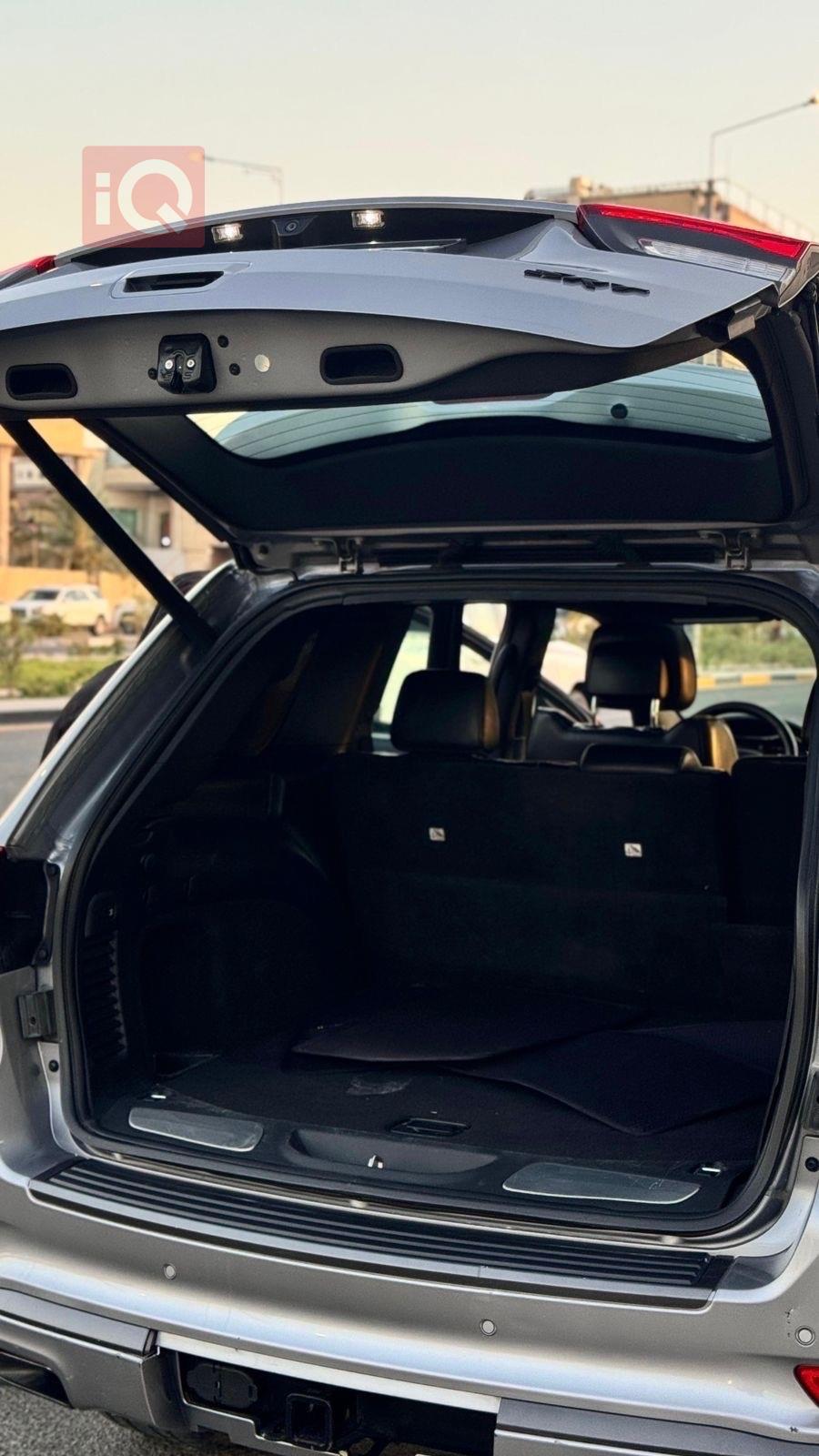 جيب جراند شيروكي